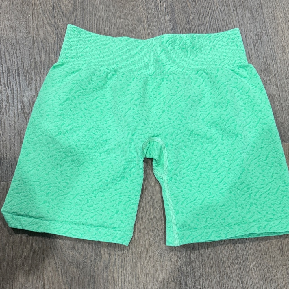 NVGTN Mint Textured Bike Shorts